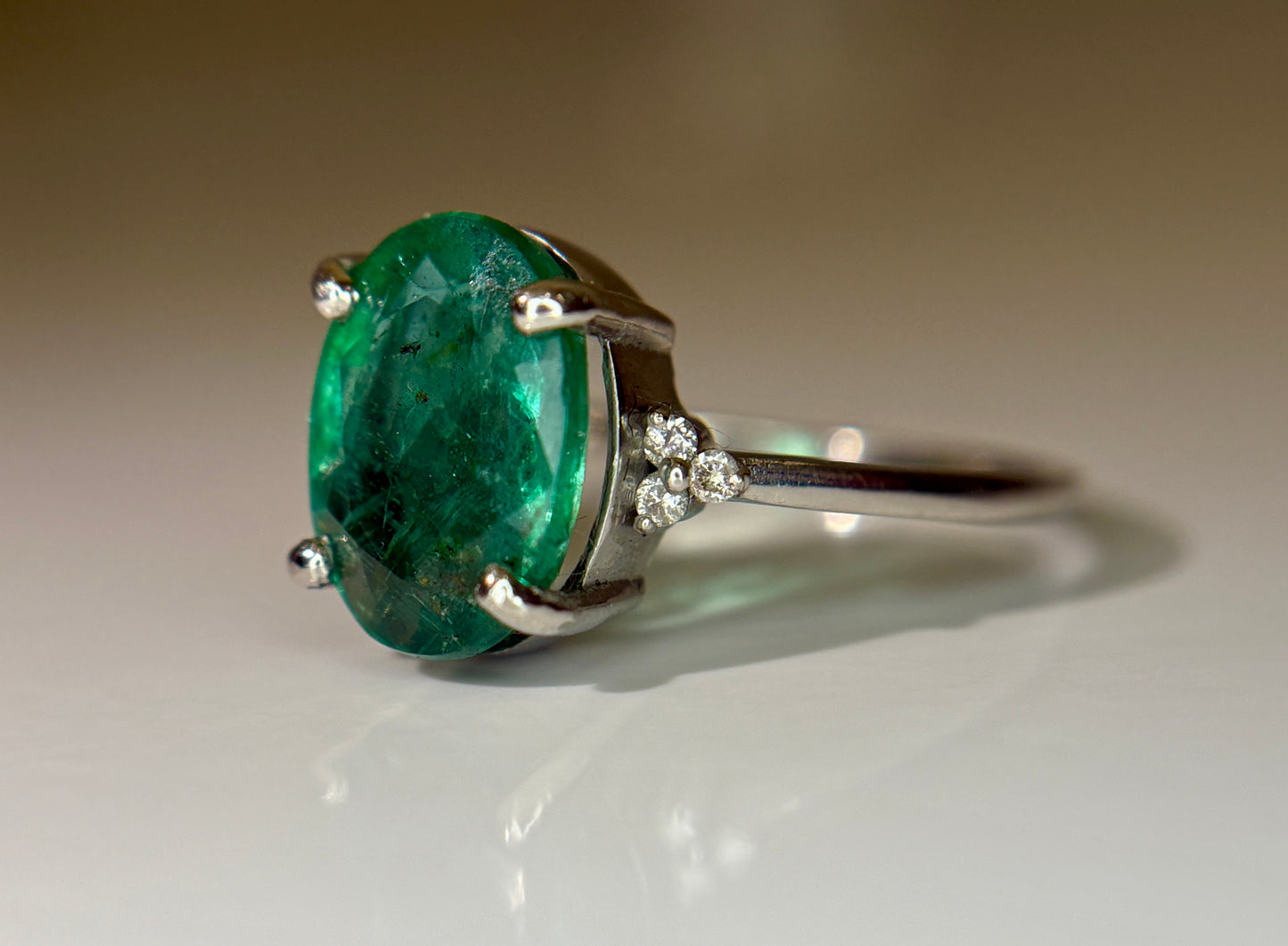 Beautiful 2.77 CT Natural Emerald Ring With Natural Diamonds & Platinum 950