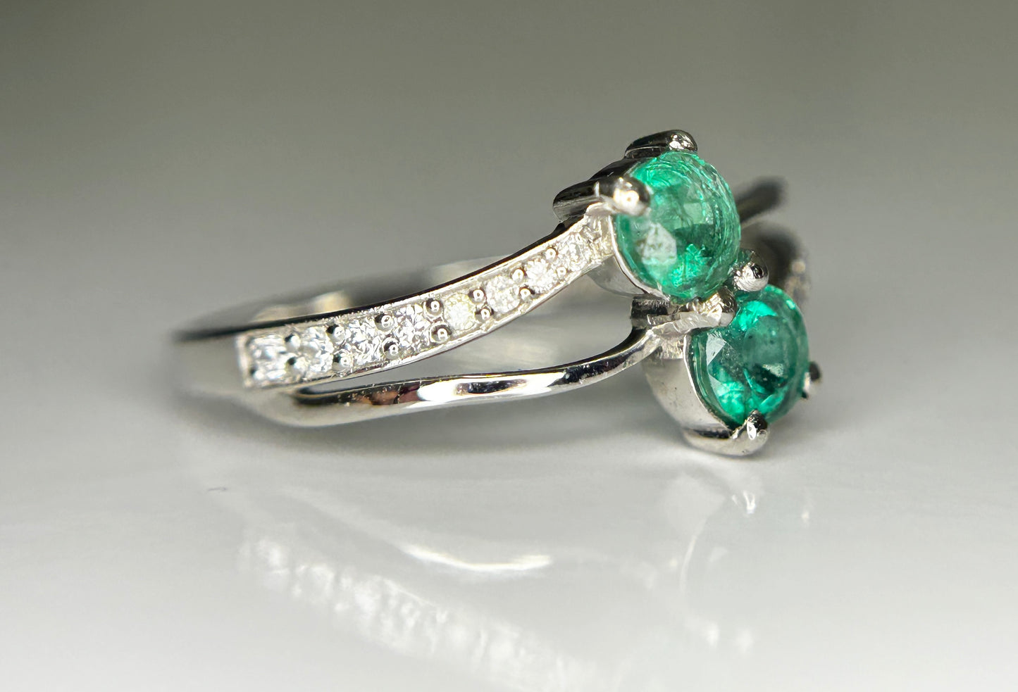 Beautiful 0.78Ct Natural Emerald Ring With Natural Diamonds & Platinum 950