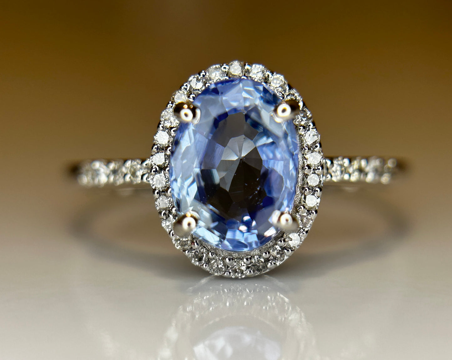 Beautiful 1.73CT Unheated Ceylon Cornflour Blue Sapphire Diamonds & 18k Gold