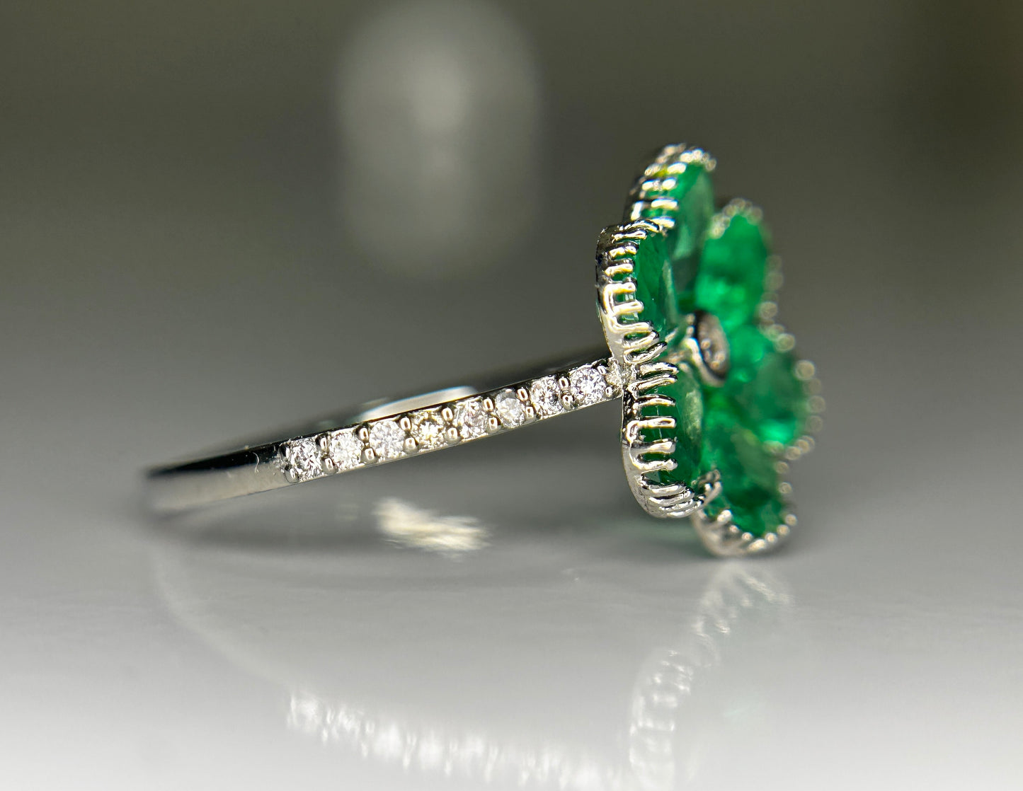 Beautiful 1.90ct Natural Emerald Ring With Natural Diamonds & Platinum 950