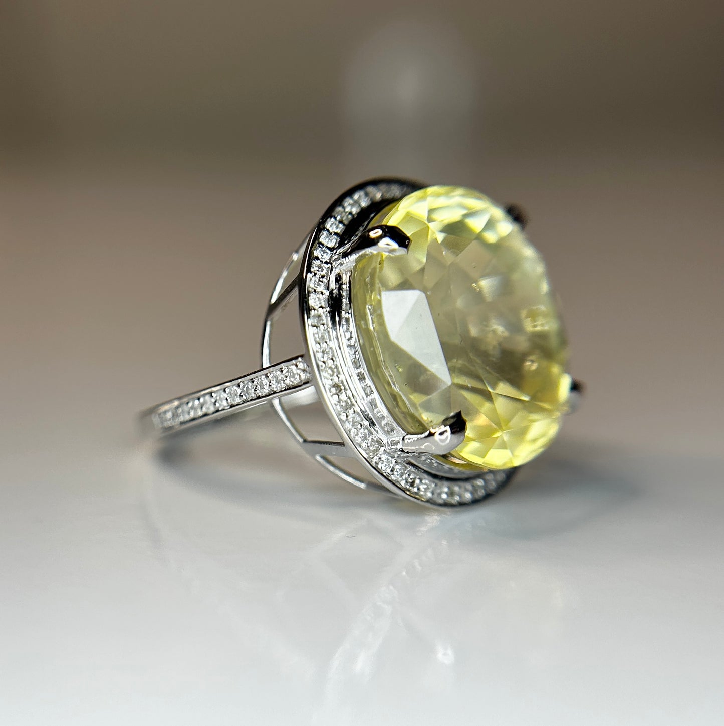 Beautiful 21.74 CT Unheated Ceylon Yellow Sapphire With Natural Diamonds & 18k Gold