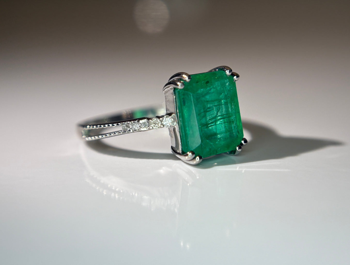 Beautiful 3.20 CT Natural Emerald Ring With Natural Diamonds & Platinum 950