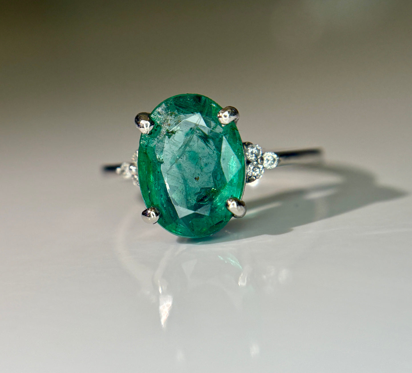Beautiful 2.77 CT Natural Emerald Ring With Natural Diamonds & Platinum 950