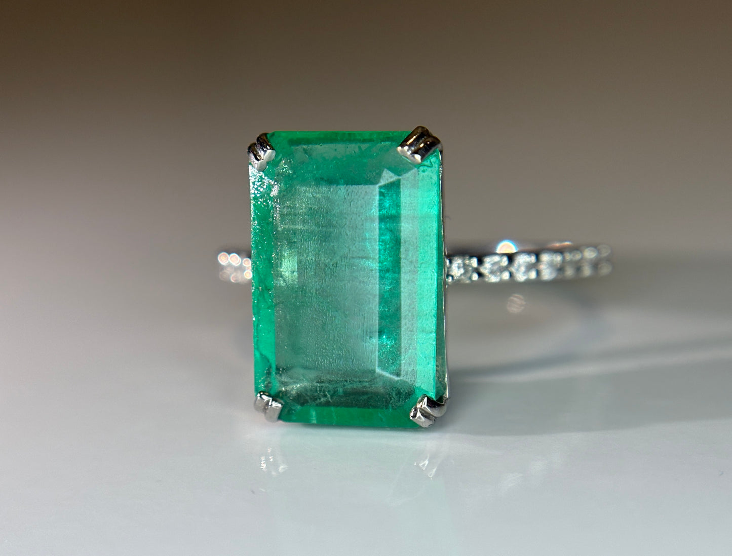 Beautiful 3.66 CT Natural Emerald Ring With Natural Diamonds & Platinum 950