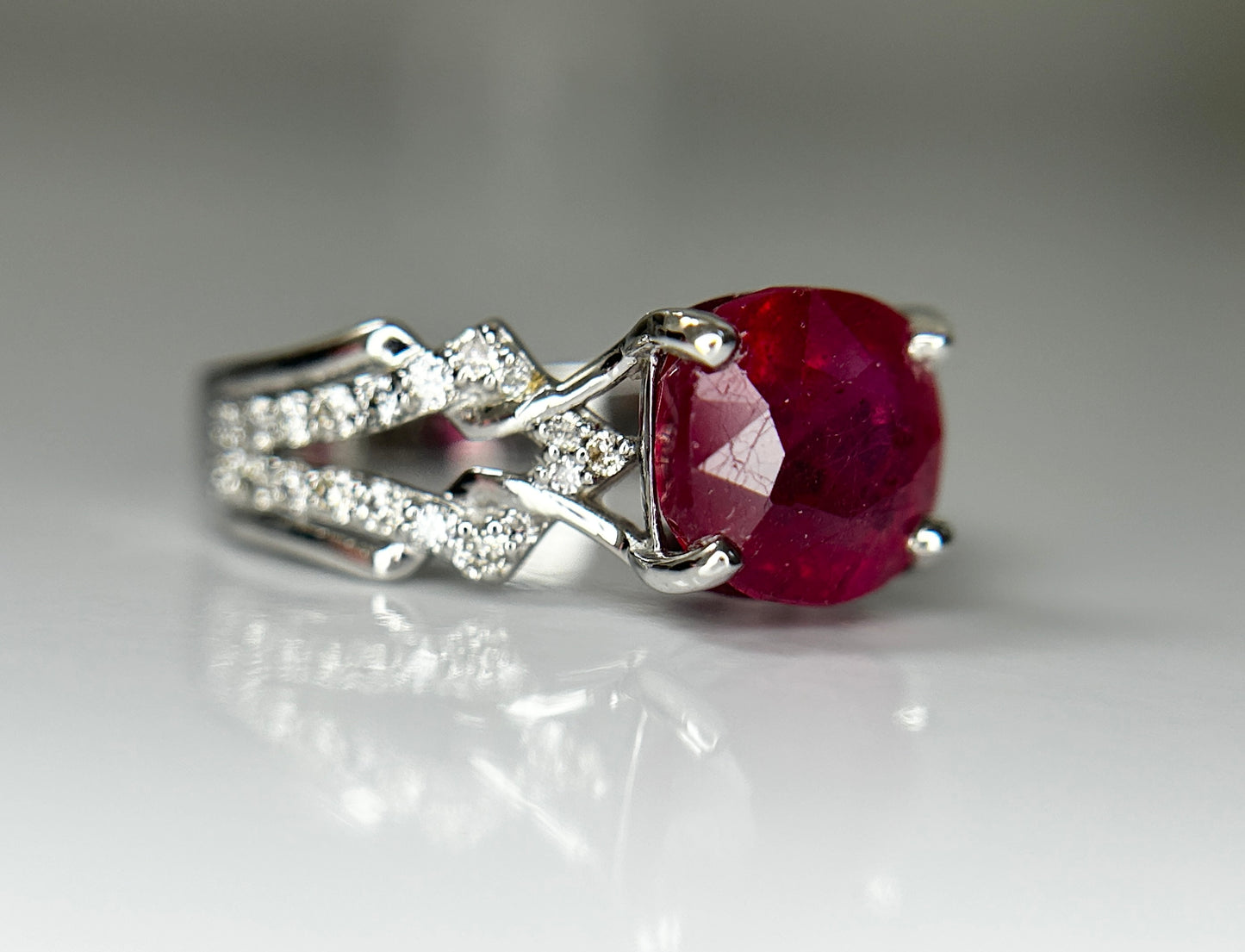 Natural Burmese Ruby Ring 3.35 Ct With Natural Diamonds & 18k Gold