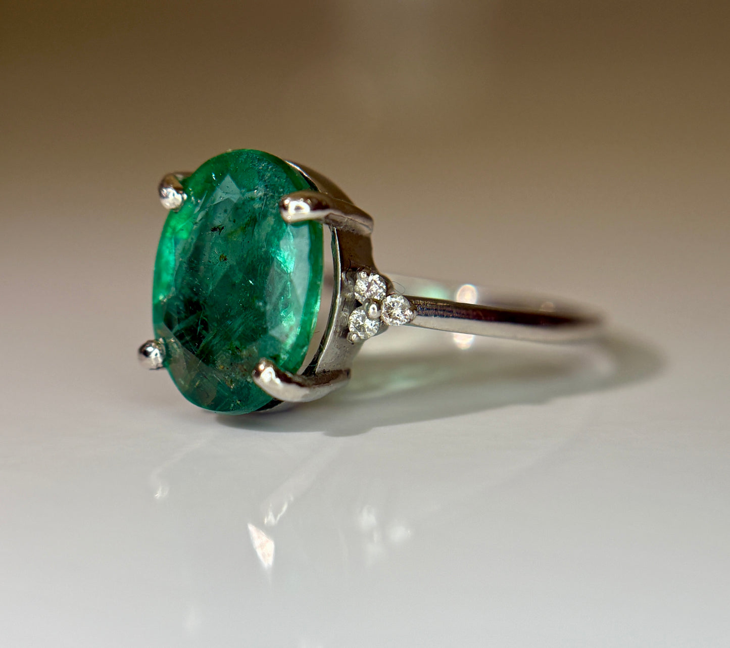 Beautiful 2.77 CT Natural Emerald Ring With Natural Diamonds & Platinum 950