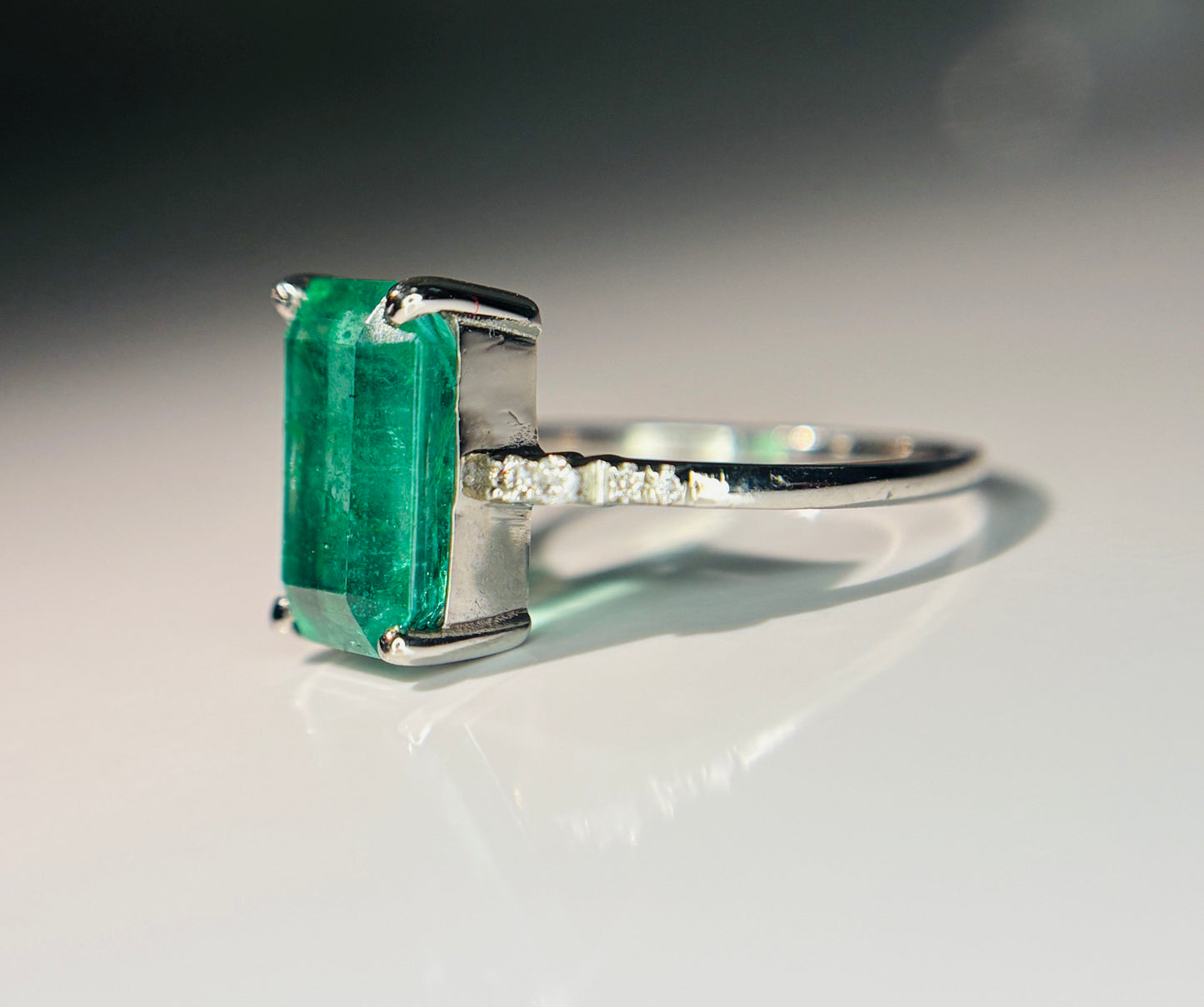Beautiful 3.00 CT Natural Emerald Ring With Natural Diamonds & Platinum 950