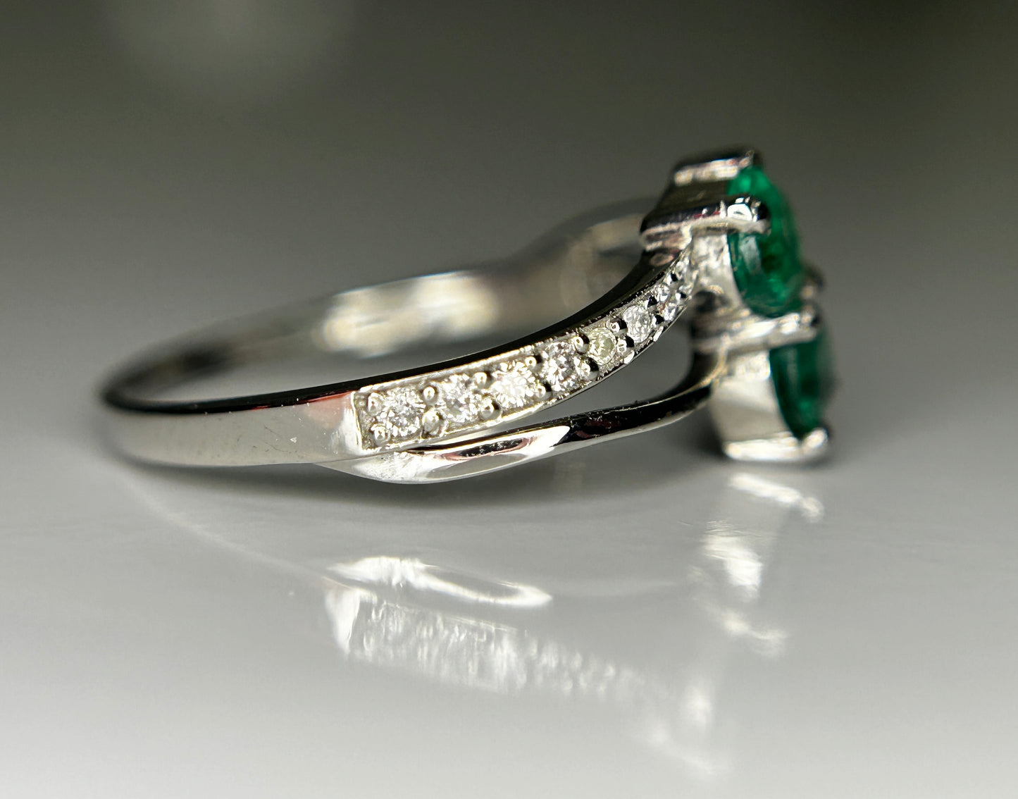 Beautiful 0.78Ct Natural Emerald Ring With Natural Diamonds & Platinum 950