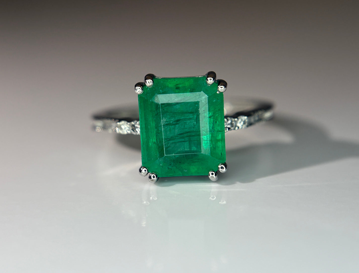 Beautiful 3.20 CT Natural Emerald Ring With Natural Diamonds & Platinum 950