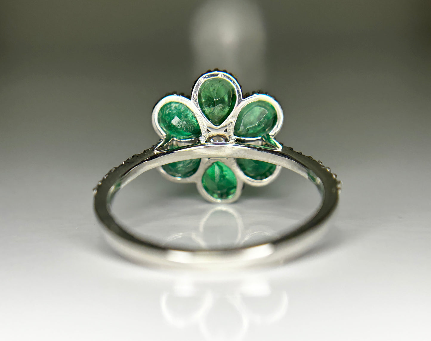 Beautiful 1.90ct Natural Emerald Ring With Natural Diamonds & Platinum 950