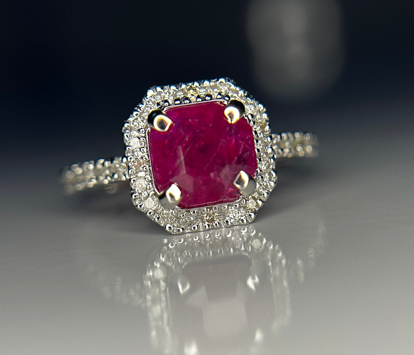 Beautiful 2.11 CT Unheated Old Burma Ruby With Natural Diamonds & 18k Gold