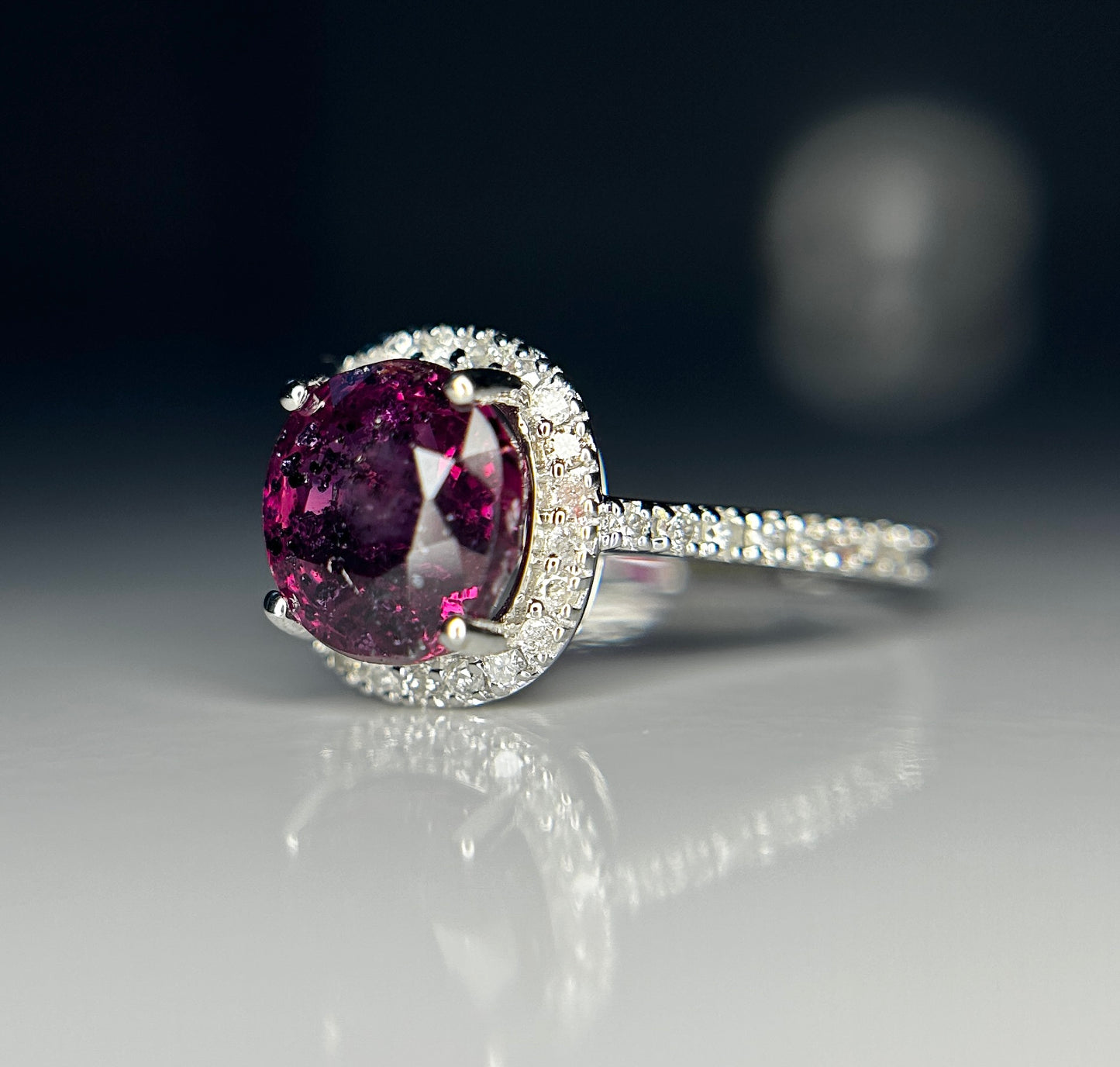 Beautiful 3.09 CT Unheated Old Burma Ruby With Natural Diamonds & 18k Gold