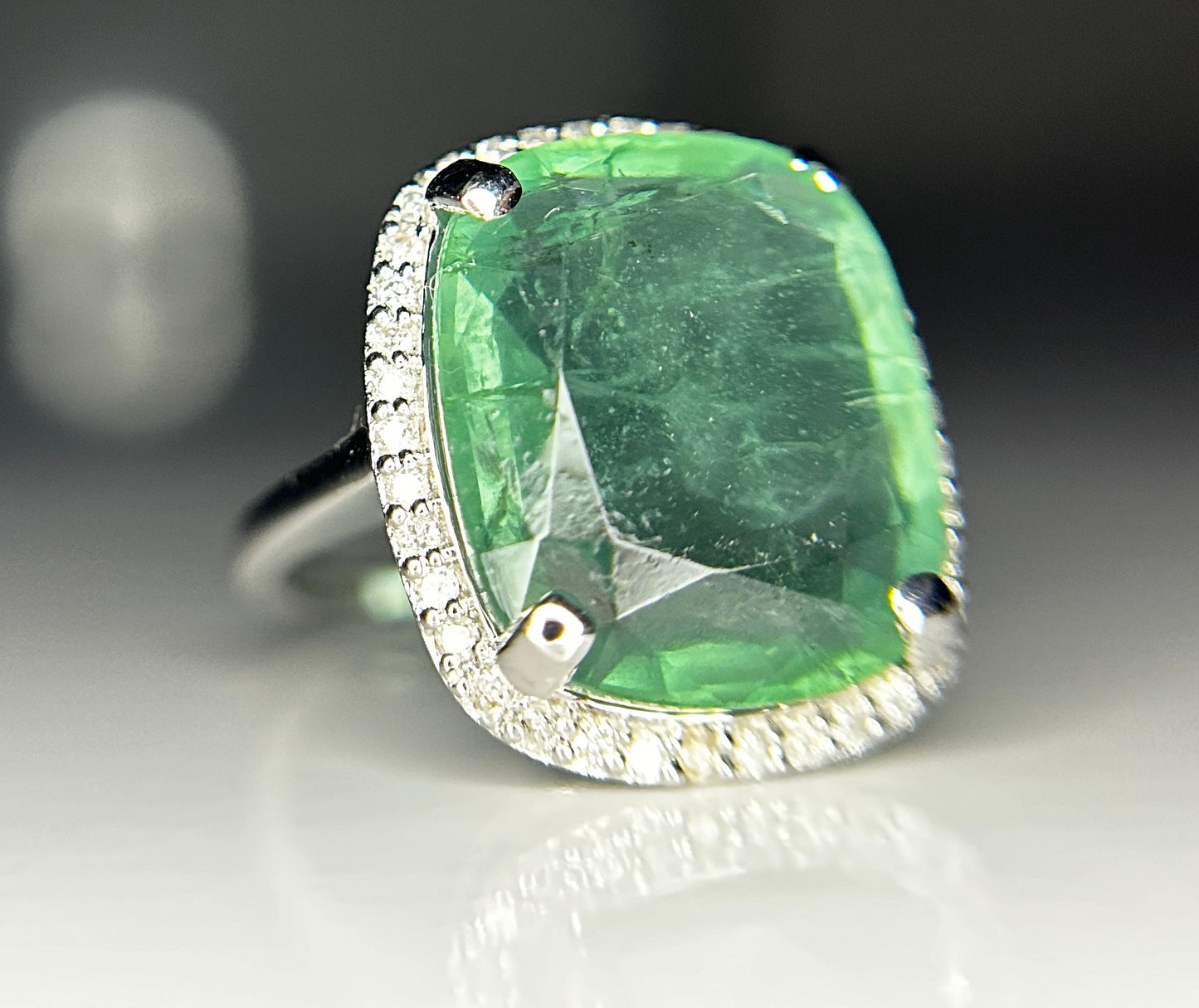 Beautiful 10.04 ct Natural Emerald With Natural Diamonds & 18k Gold