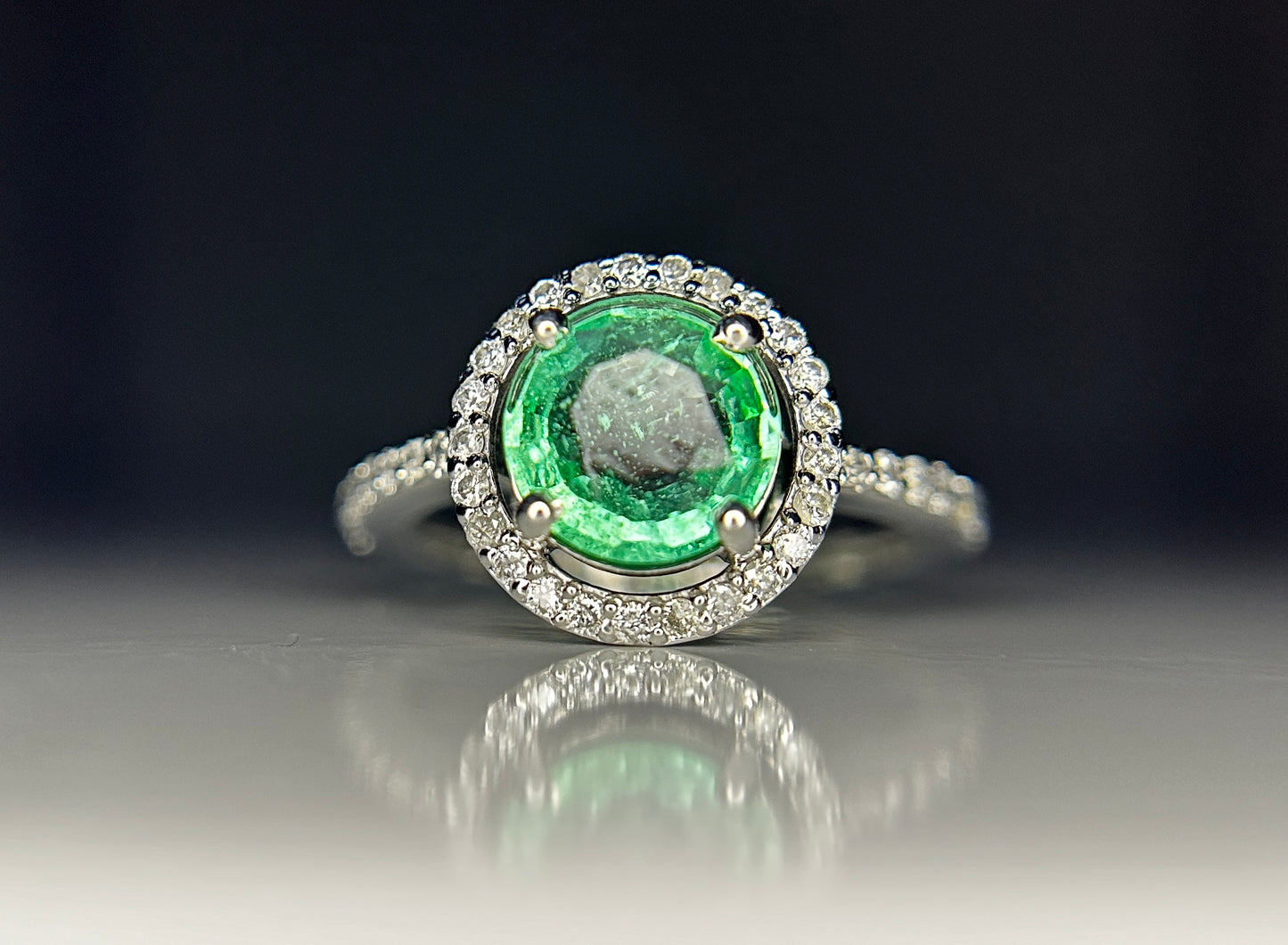 Beautiful 2.07 ct Natural Emerald With Natural Diamonds & 18k Gold