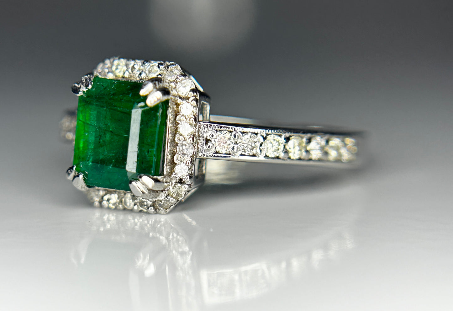 Beautiful Natural Emerald With Natural Diamonds & 18k Gold