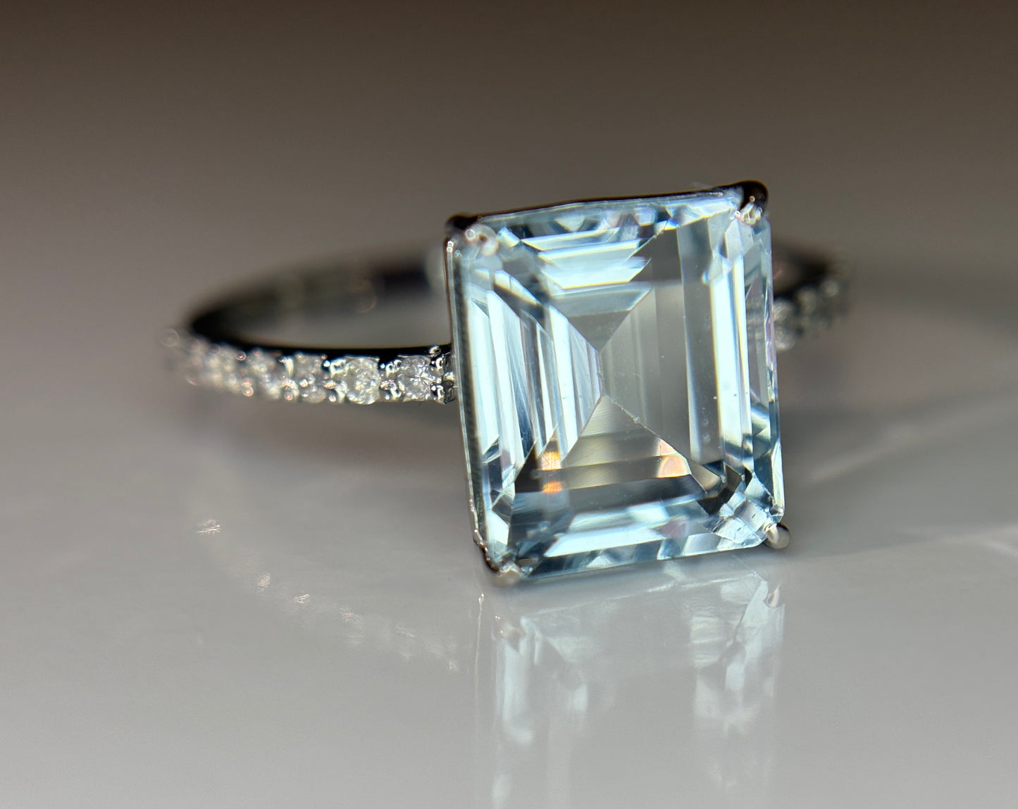 Beautiful 3.34 CT Natural Aquamarine Ring With Natural Diamonds & 950 Platinum