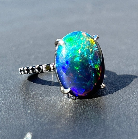 Beautiful 5.22 CT Natural Black Opal Ring With Natural Black Diamond & 18k Gold