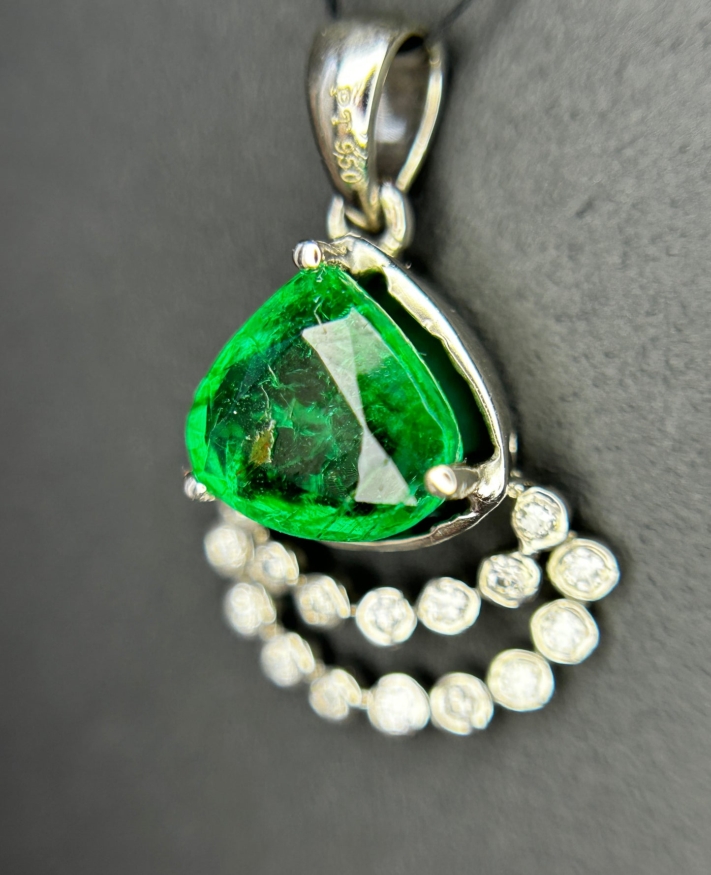 Beautiful 1.37ct Natural Emerald Pendant With Diamonds & 950 Platinum