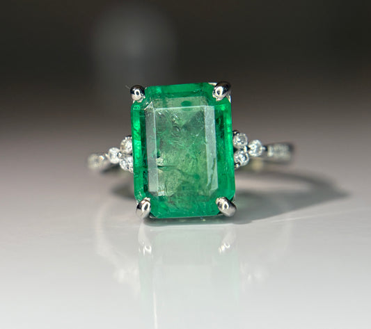 Beautiful 3.15 CT Natural Emerald Ring With Natural Diamonds & Platinum 950