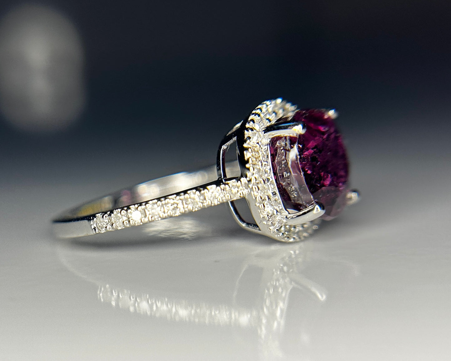 Beautiful 3.09 CT Unheated Old Burma Ruby With Natural Diamonds & 18k Gold