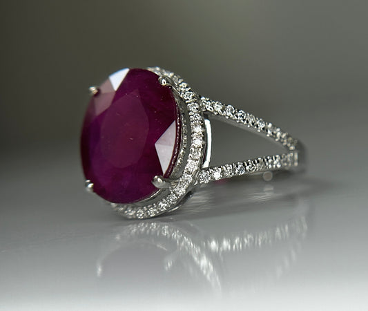 Natural Burma Ruby 3.77Ct With Natural Diamonds & 18k Gold