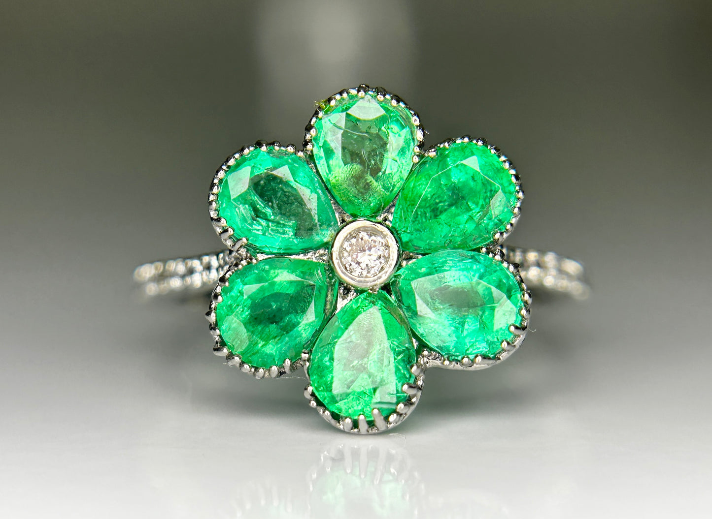 Beautiful 1.90ct Natural Emerald Ring With Natural Diamonds & Platinum 950