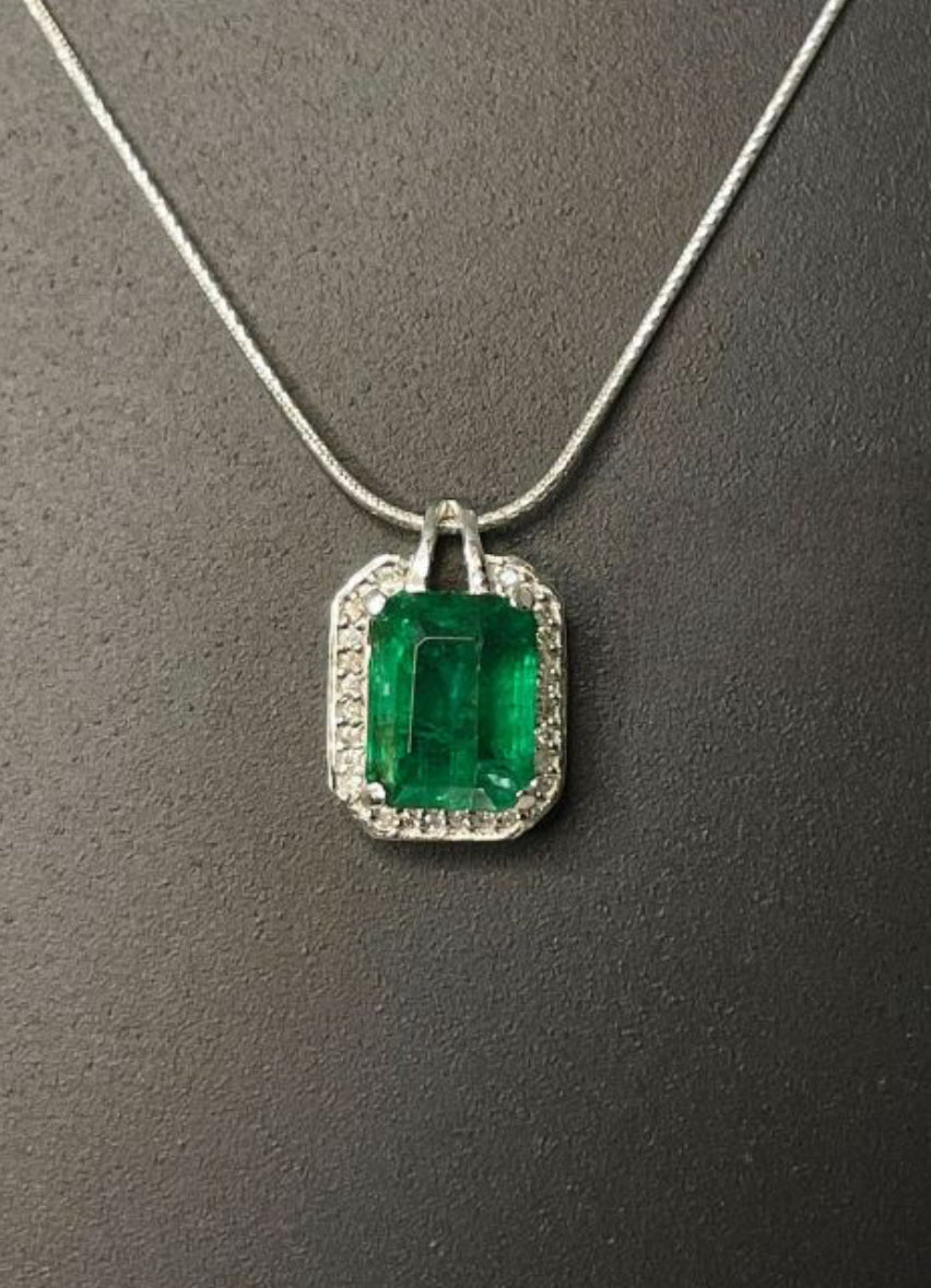 Beautiful 3.04 CT Natural Emerald Pendant With Diamonds & Platinum 950