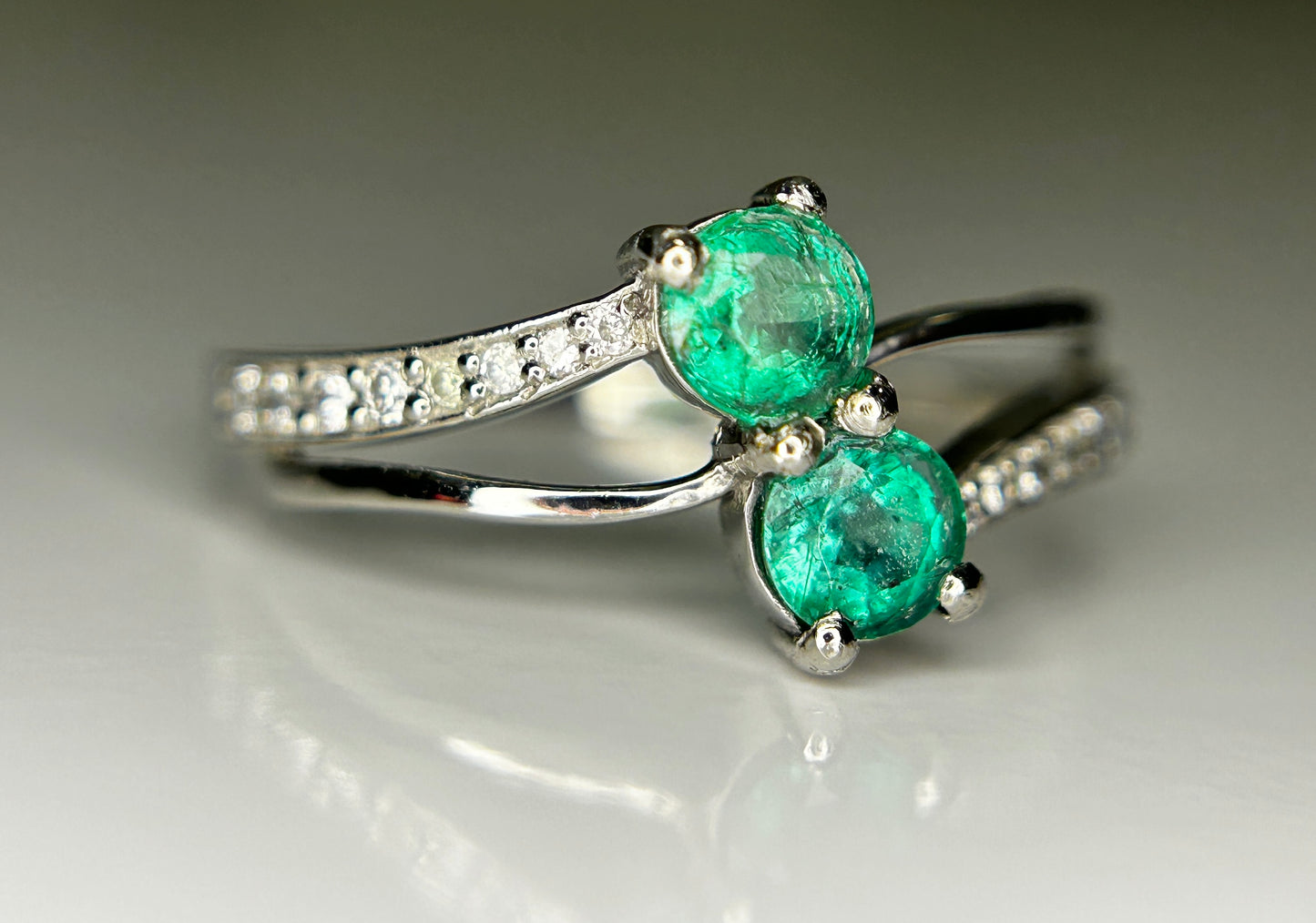 Beautiful 0.78Ct Natural Emerald Ring With Natural Diamonds & Platinum 950