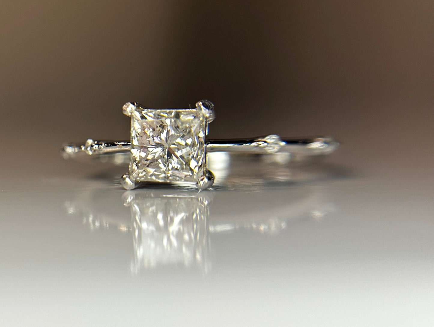 Beautiful 1.07ct Princess Cut Untreated Natural Solitaire Diamond & 18k Gold