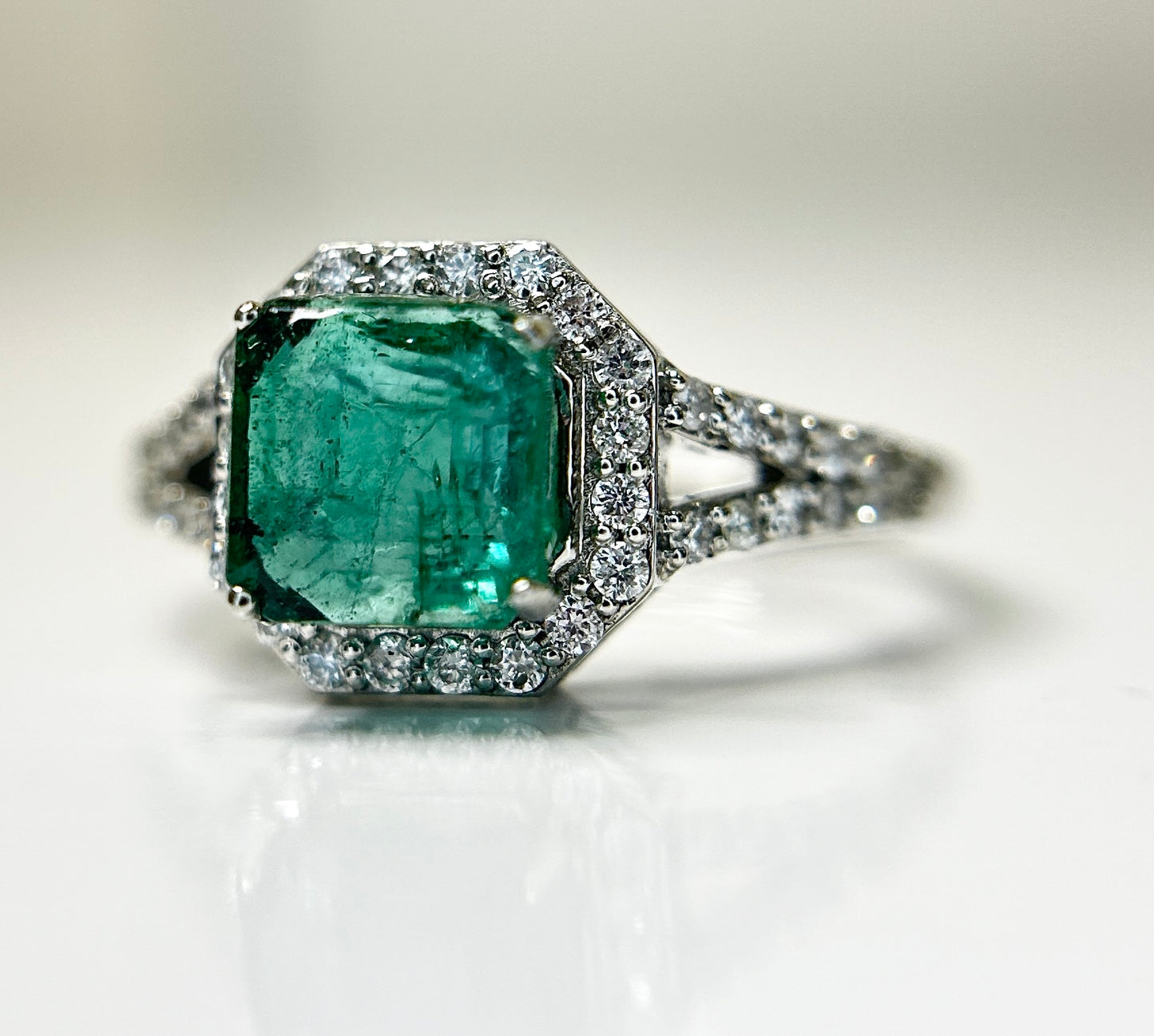 Beautiful 1.64 CT Natural Emerald Ring With Natural Diamonds & Platinum 950