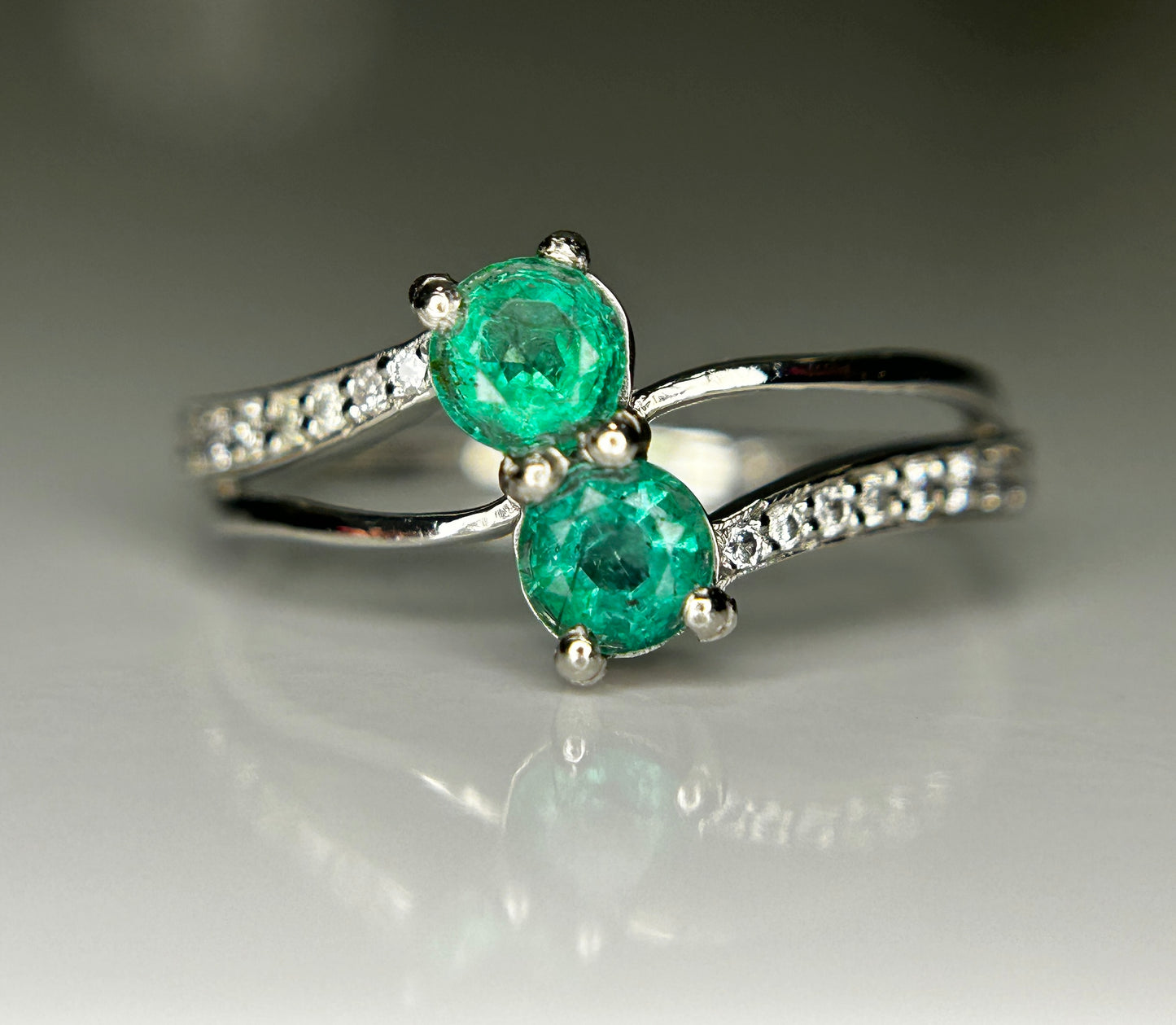 Beautiful 0.78Ct Natural Emerald Ring With Natural Diamonds & Platinum 950