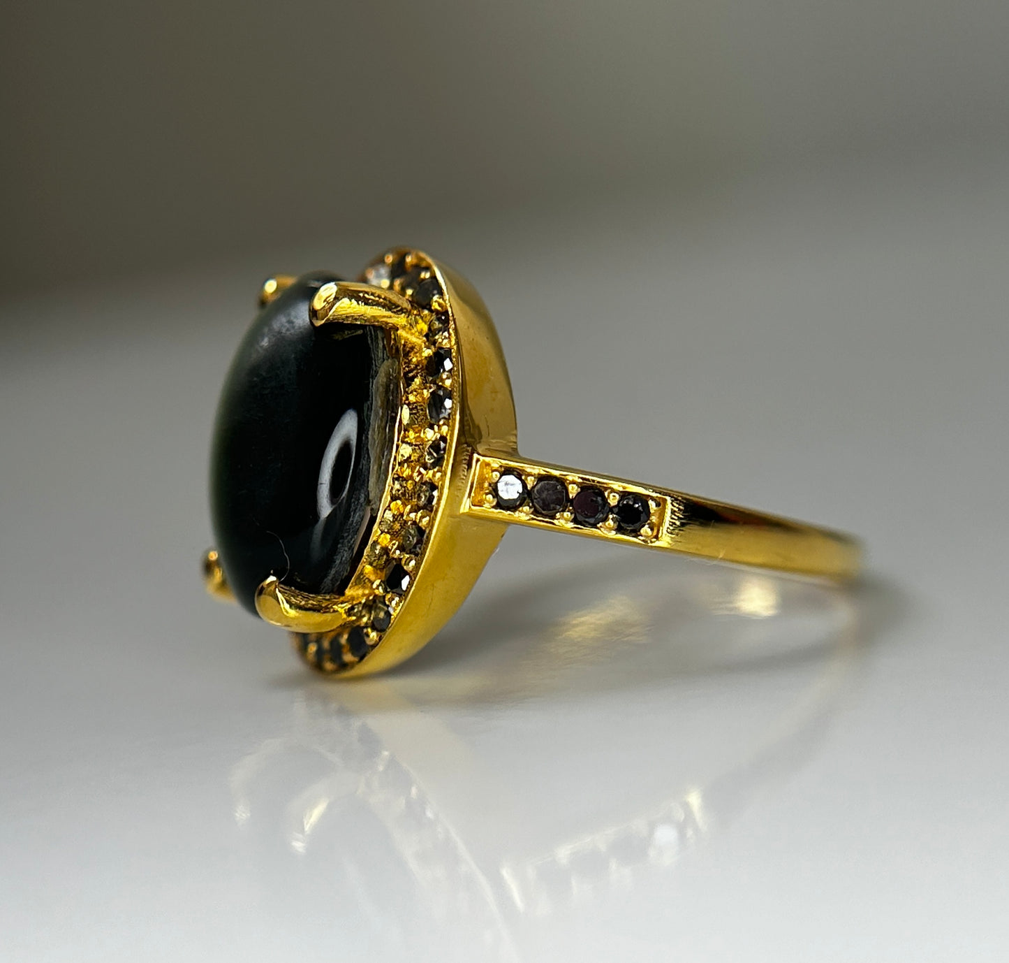 Beautiful Natural 3.05ct Cat’s Eye Ring With Natural Black Diamonds and 18k Gold