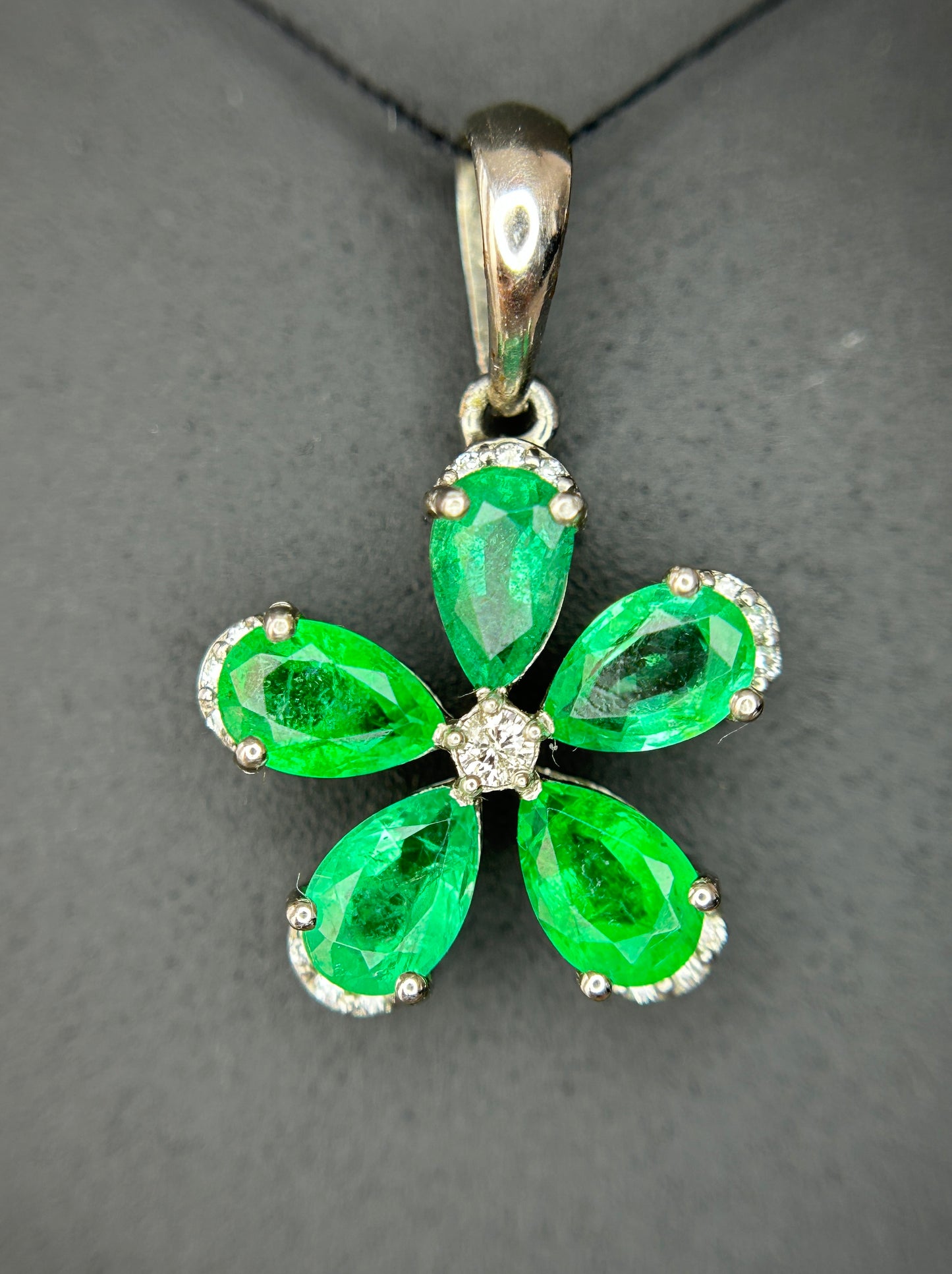 Beautiful 1.95ct Natural Emerald Pendant With Diamonds & 950 Platinum