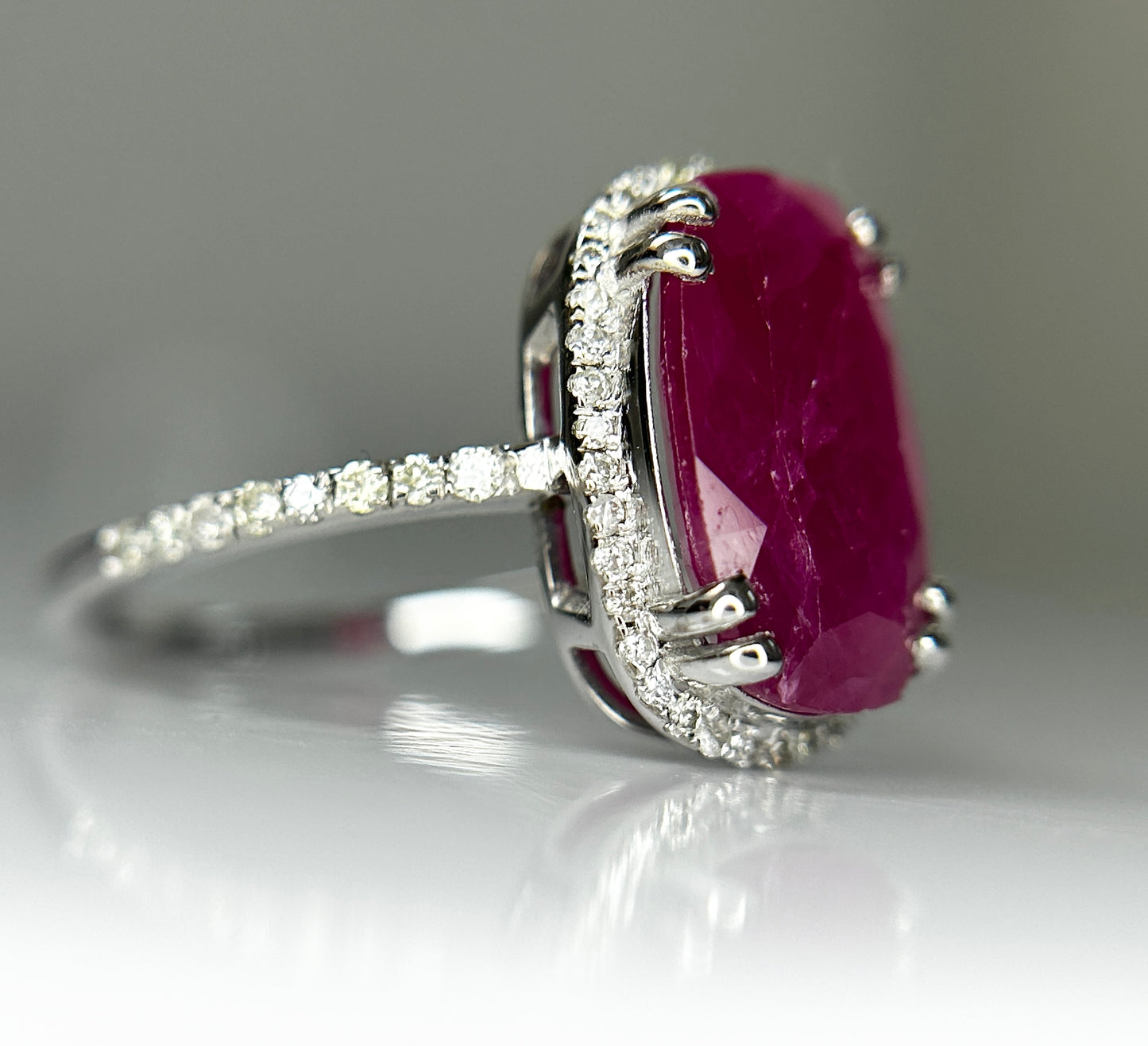 Natural Burma Ruby 4.12 Ct With Natural Diamonds & 18k Gold