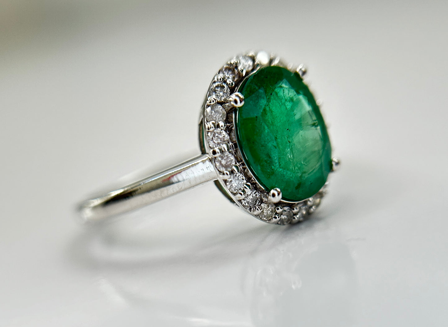 Beautiful Natural Emerald 1.66 CT With Natural Diamonds & 18k Gold