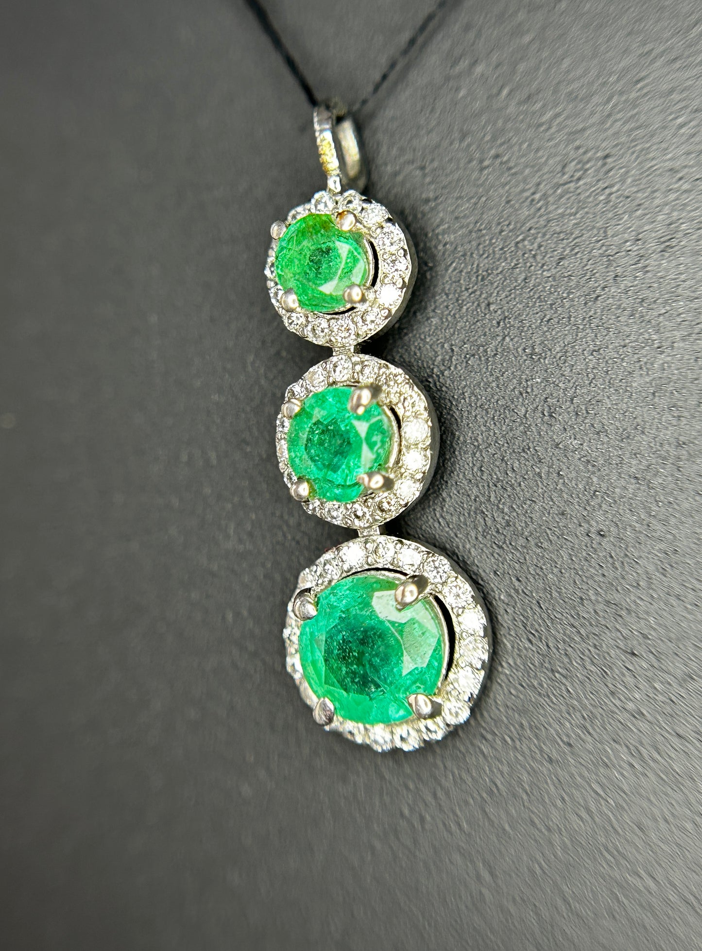 Beautiful Natural 1.24 CT Emerald Pendant With Diamonds & Platinum 950