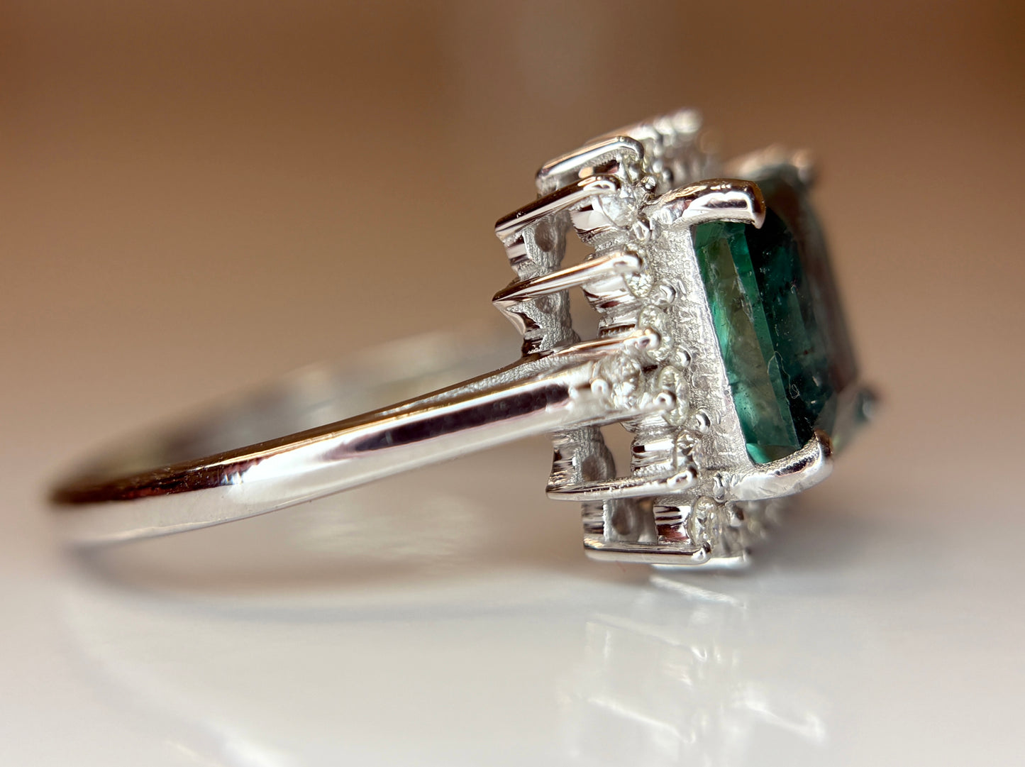 Beautiful 2.10 CT Natural Emerald With Natural Diamonds & 18k Gold