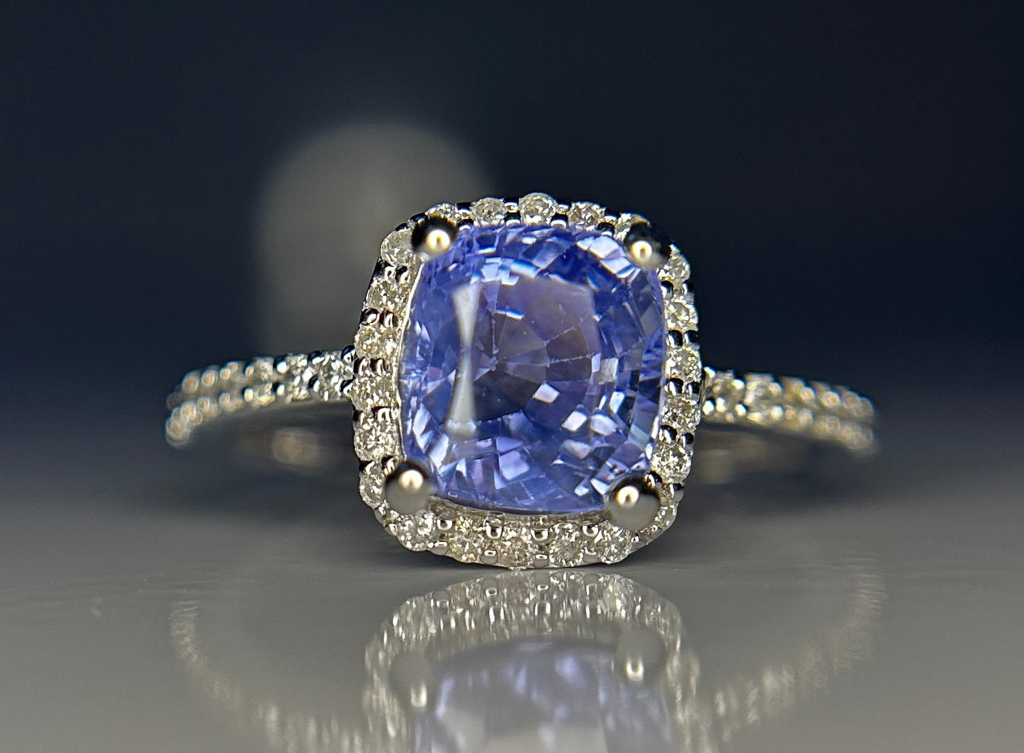 Beautiful 2.79CT Unheated Ceylon Blue Sapphire With Natural Diamonds & 18k Gold