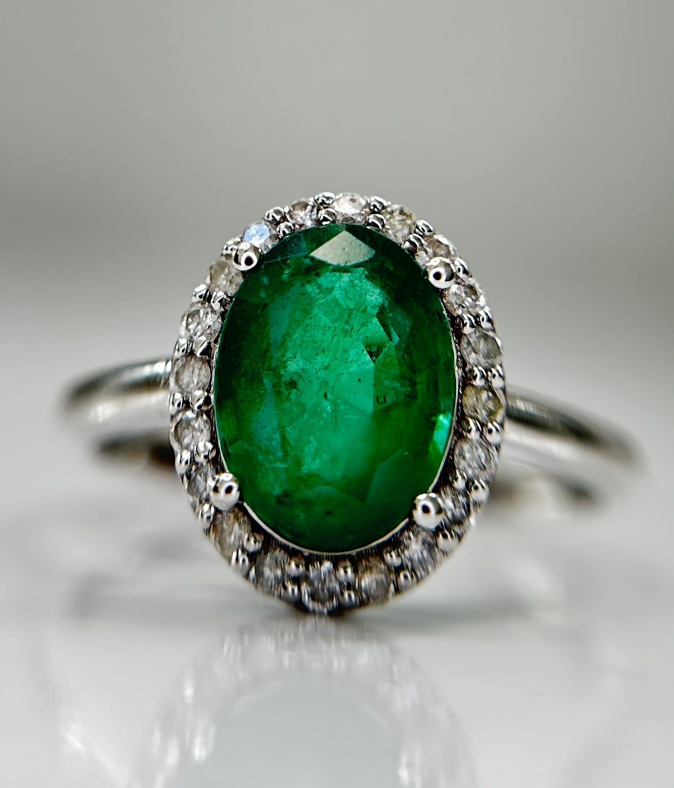 Beautiful Natural Emerald 1.66 CT With Natural Diamonds & 18k Gold