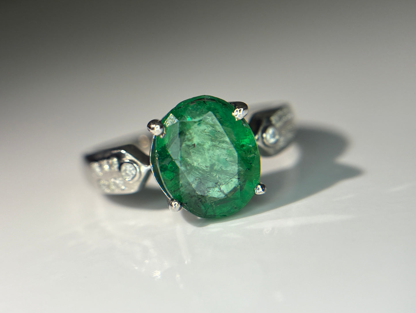 Beautiful 2.90 CT Natural Emerald Ring With Natural Diamonds & Platinum 950