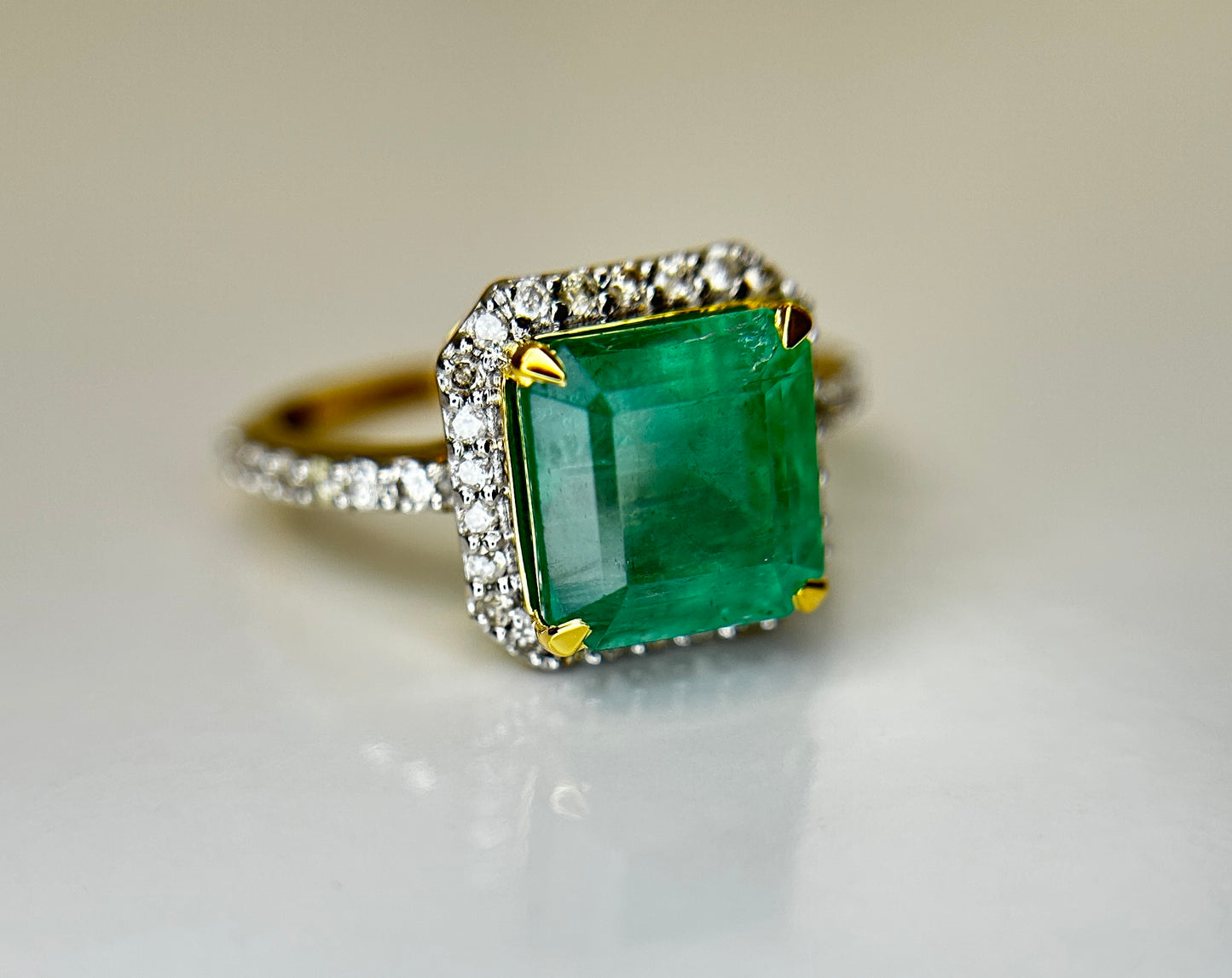 Beautiful Natural Columbian Emerald 3.74 CT With Natural Diamonds & 18k Gold