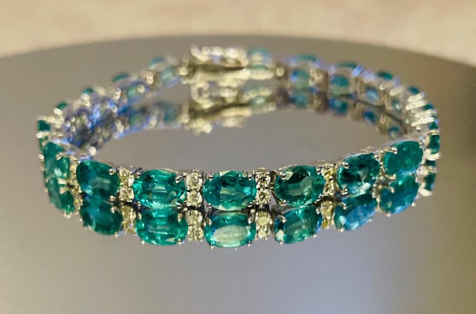 Beautiful 14.5ct Natural Emerald Bracelet With Natural Diamonds & 18k Gold