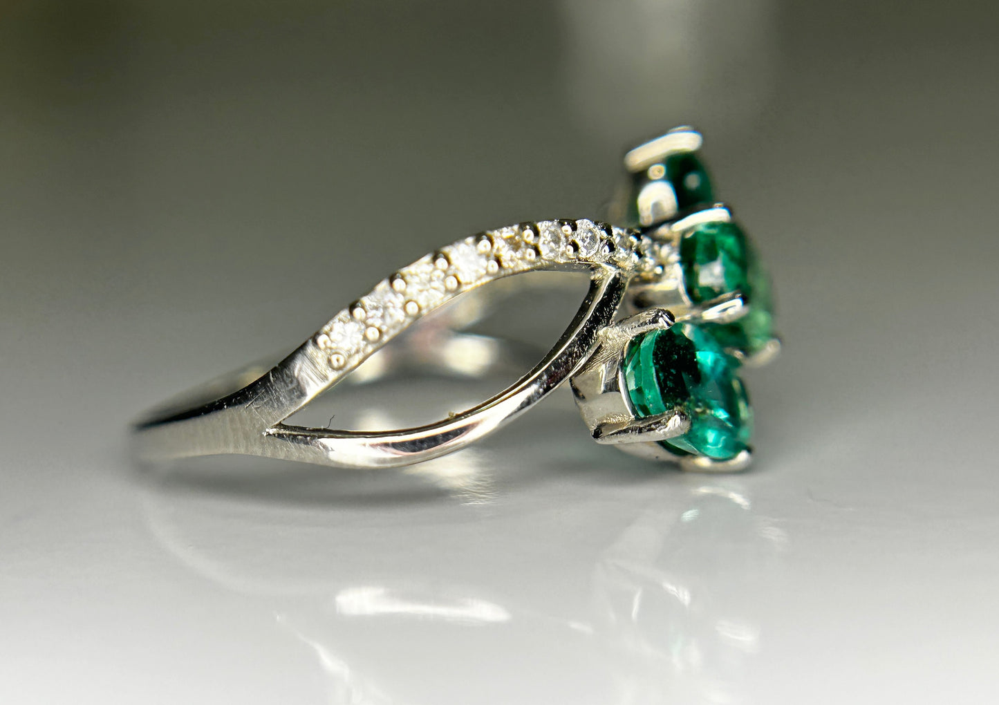 Beautiful 1.50 CT Natural Emerald Ring With Natural Diamonds & Platinum 950