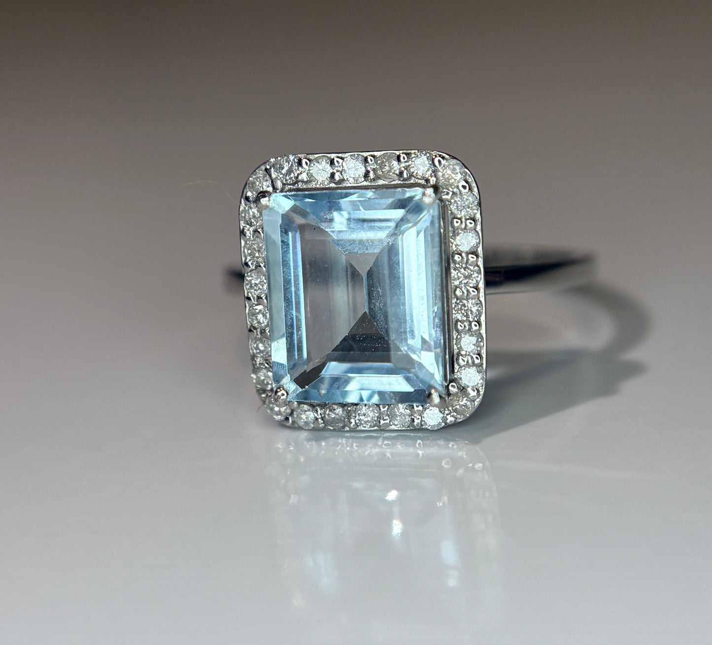 Beautiful 2.71 CT Natural Aquamarine Ring With Natural Diamonds & 950 Platinum