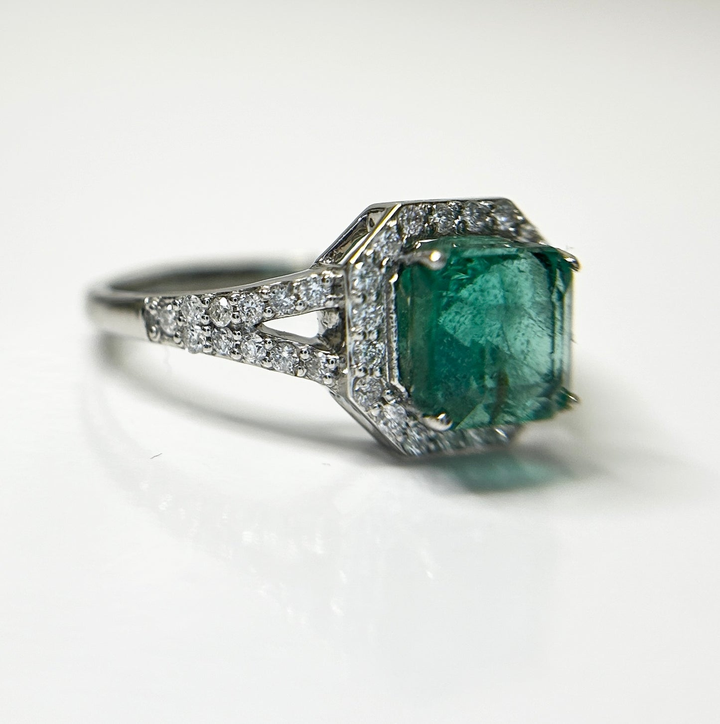 Beautiful 1.64 CT Natural Emerald Ring With Natural Diamonds & Platinum 950