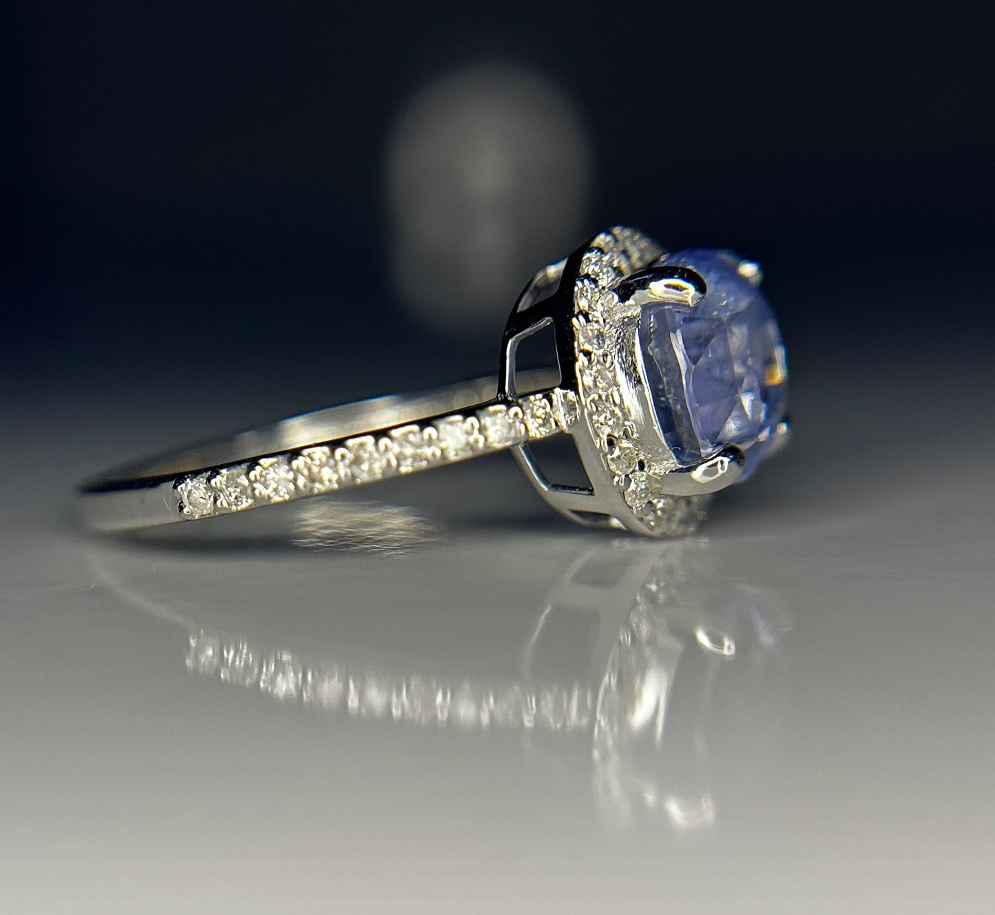 Beautiful 3.10 CT Unheated Ceylon Blue Sapphire With Natural Diamonds & 18k Gold