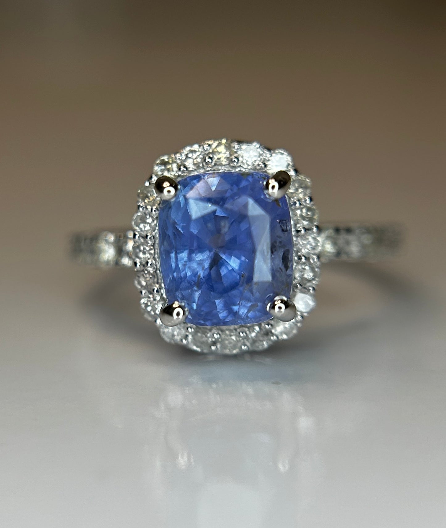 2.74 CT Unheated/Untreated Ceylon Cornflour Blue Sapphire Diamonds & 18k Gold