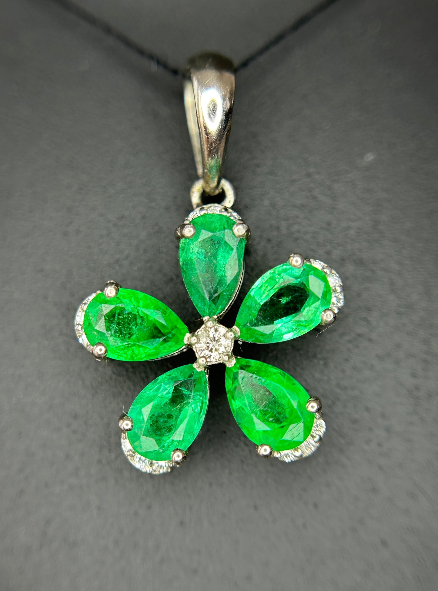 Beautiful 1.95ct Natural Emerald Pendant With Diamonds & 950 Platinum