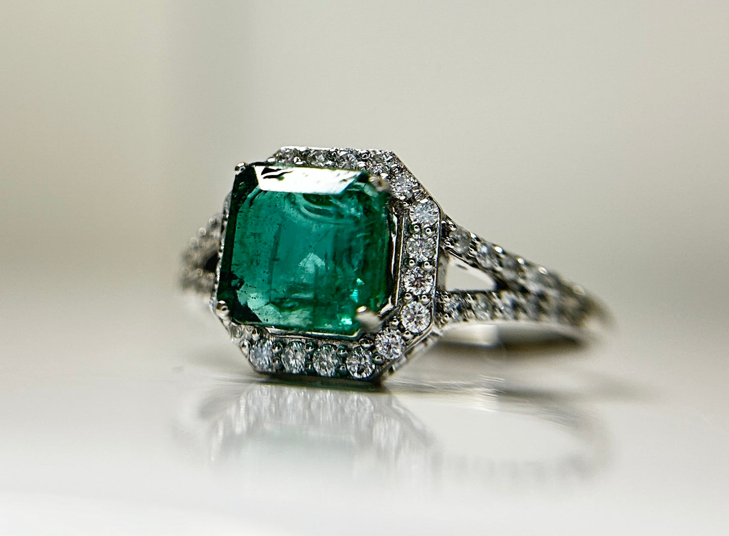 Beautiful 1.64 CT Natural Emerald Ring With Natural Diamonds & Platinum 950