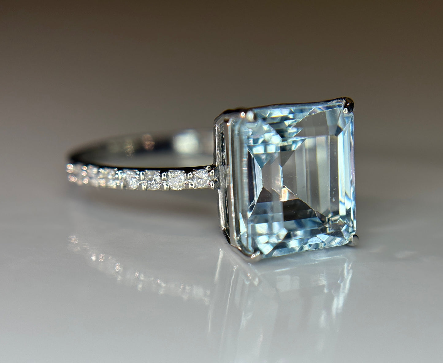 Beautiful 3.34 CT Natural Aquamarine Ring With Natural Diamonds & 950 Platinum